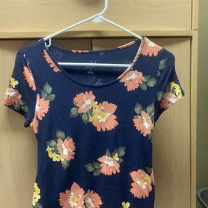 Isabel maternity floral form fitting dress, small